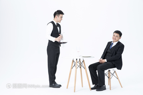 专业服务 从品酒体验到摄影记录